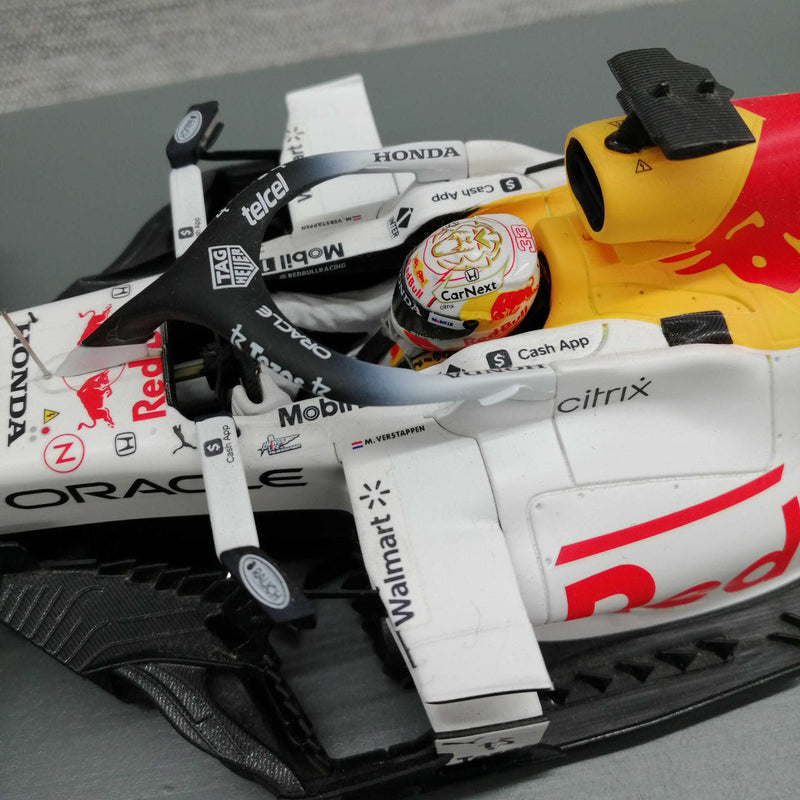 Load image into Gallery viewer, SPARK Red Bull Honda RB16B 1/18 Scale Model Car– Used
