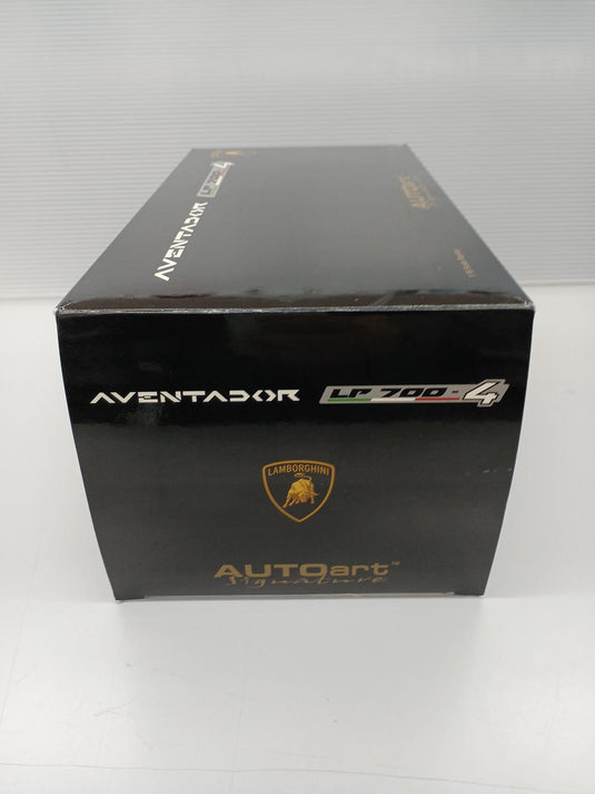 AUTOART Lamborghini Aventador LP700-4 1/18 Scale Car– Used