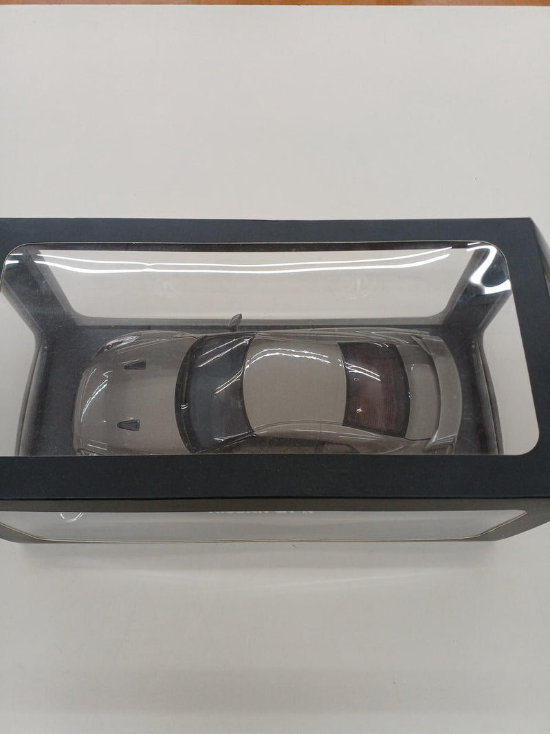 Load image into Gallery viewer, AUTOART NISSAN GT-R (R35) NISSAN MODEL CAR COLLECTION 1/18 Scale– Used
