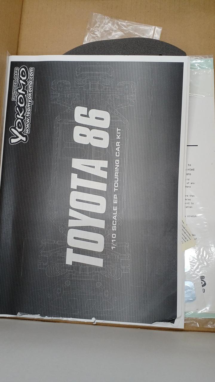 Carica immagine in Galleria Viewer, YOKOMO 1/10 TOYOTA 86 - Used
