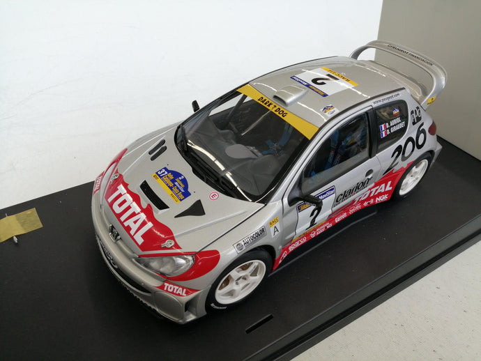 AUTOart 1/18 PEUGEOT 206 WRC 2001 RALLY CATALUNYA #2 (Silver/Red)– Used