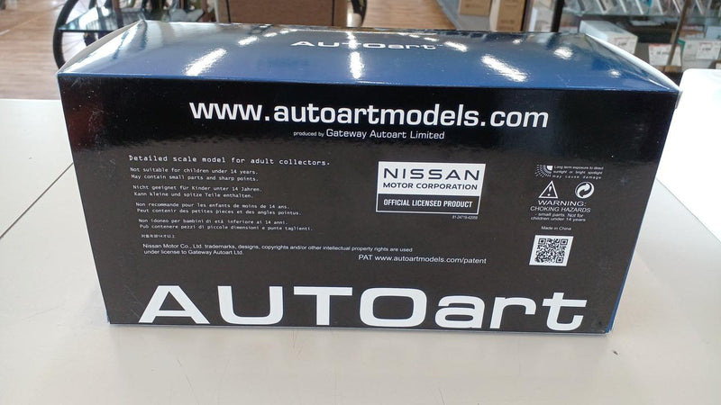 Cargue la imagen en el visor de la galería, AUTOart 77505 1/18 Nissan GT-R (R35) Nismo Special Edition– Used
