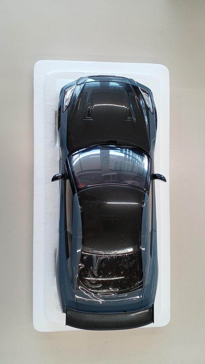 Cargue la imagen en el visor de la galería, AUTOart 77505 1/18 Nissan GT-R (R35) Nismo Special Edition– Used
