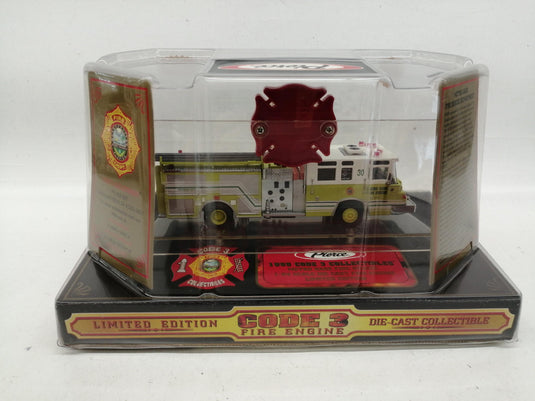 CODE 3 1/64 METRO DADE COUNTY FIRE RESCUE Diecast Model– Used