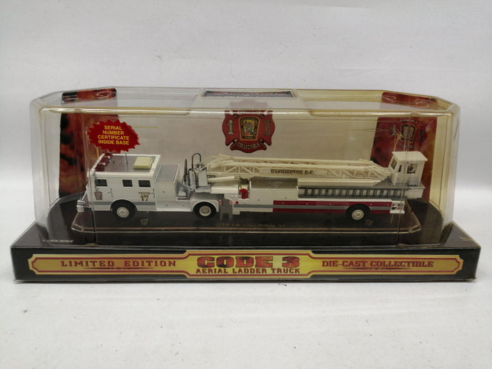 CODE 3 1/64 CITY OF WASHINGTON D.C. AERIAL LADDER Diecast Model– Used