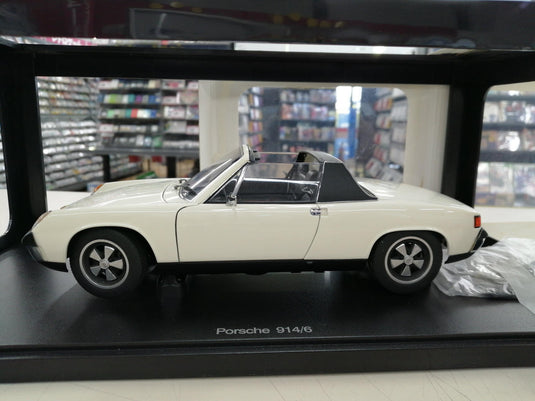 AUTOART PORSCHE 914/6 1/18 Scale Model Car– Used