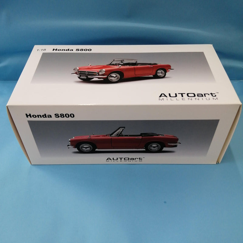 Laden Sie das Bild in Galerie -Viewer, AUTOart 1/18 Honda S800 Scale Model Car– Used
