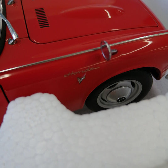 AUTOart 1/18 Honda S800 Scale Model Car– Used