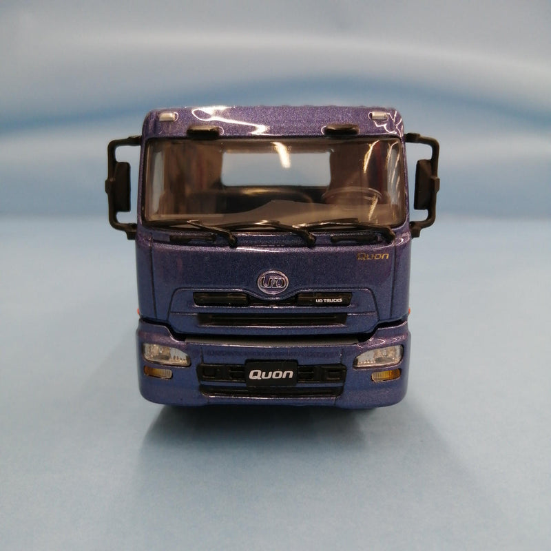 Cargue la imagen en el visor de la galería, UD TRUCKS 1/50 QUON Dark Blue Scale Model– Used
