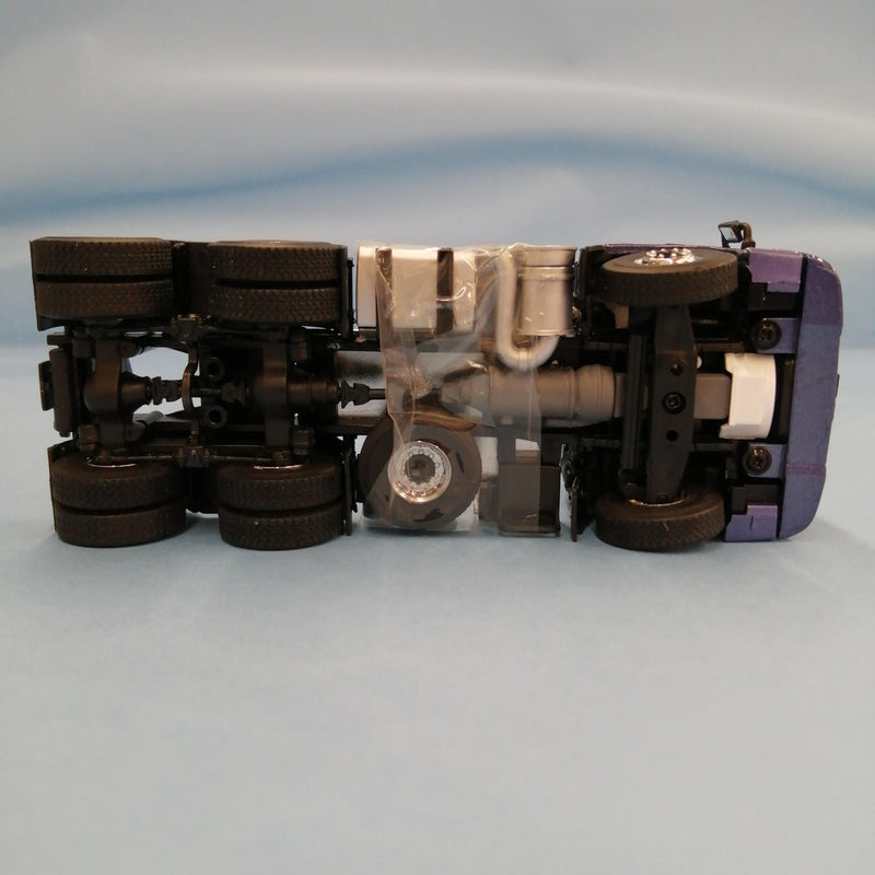 Cargue la imagen en el visor de la galería, UD TRUCKS 1/50 QUON Dark Blue Scale Model– Used
