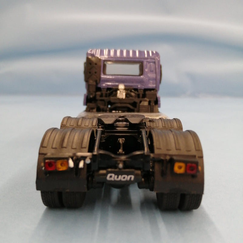 Cargue la imagen en el visor de la galería, UD TRUCKS 1/50 QUON Dark Blue Scale Model– Used
