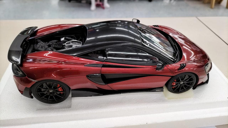 Load image into Gallery viewer, AUTOart McLaren 600LT Diecast Car 1/18 Scale– Used
