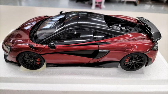 AUTOart McLaren 600LT Diecast Car 1/18 Scale– Used