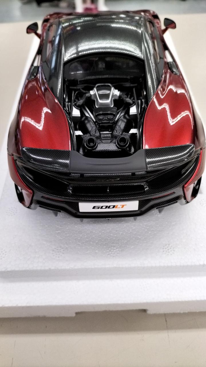 Load image into Gallery viewer, AUTOart McLaren 600LT Diecast Car 1/18 Scale– Used
