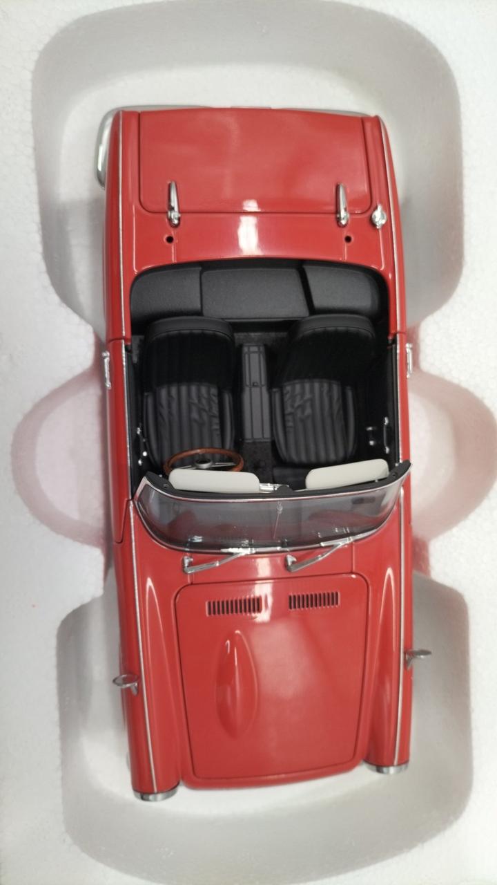 Laden Sie das Bild in Galerie -Viewer, AUTOART 1/18 HONDA S800 Scale Model Car– Used
