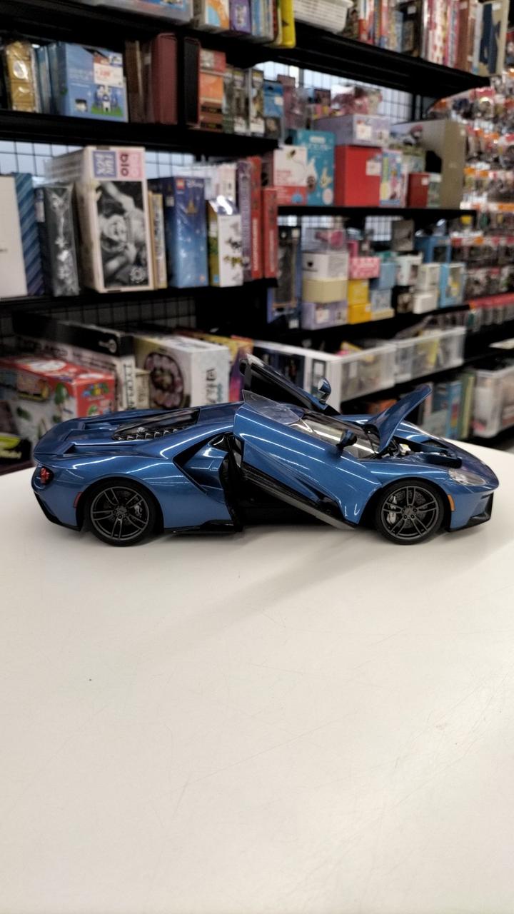 Carica immagine in Galleria Viewer, AUTOart 1/18 Ford GT 2017 (Metallic Blue) Diecast Car– Used
