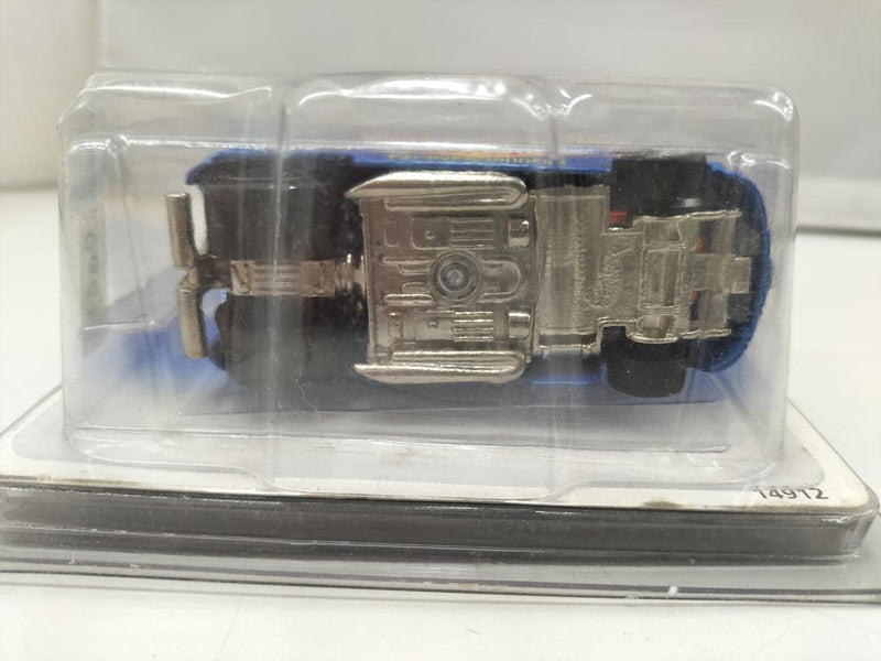 Laden Sie das Bild in Galerie -Viewer, MATTEL VW BUS HOT WHEELS Scale Model Car– Used
