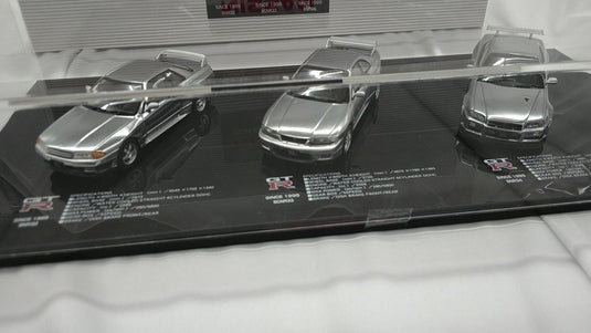 EBBRO KWAM0-22003 MOTUL AUTECH GT-R 1/43 Scale Model Car– Used