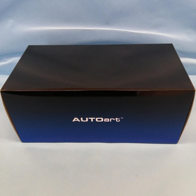 Cargue la imagen en el visor de la galería, AUTOart 77464 1/18 Nismo R34 GT-R Z-TUNE Scale Car– Used
