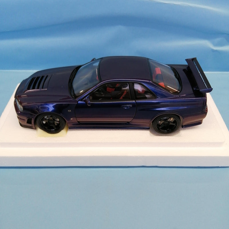 Cargue la imagen en el visor de la galería, AUTOart 77464 1/18 Nismo R34 GT-R Z-TUNE Scale Car– Used
