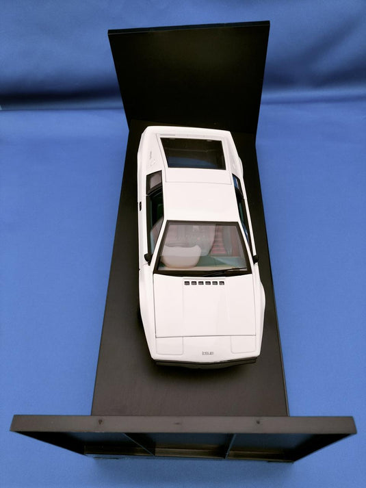 AUTOart "The Spy Who Loved Me" Lotus Esprit S1 1/18 Scale Car– Used