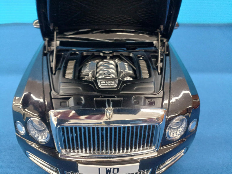 Carica immagine in Galleria Viewer, ALMOST REAL NO.AL830508 Land Rover 1/18 Diecast Car– Used
