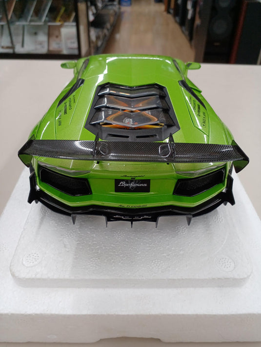AUTOart LAMBORGHINI AVENTADOR Diecast 1/18 Scale Car– Used