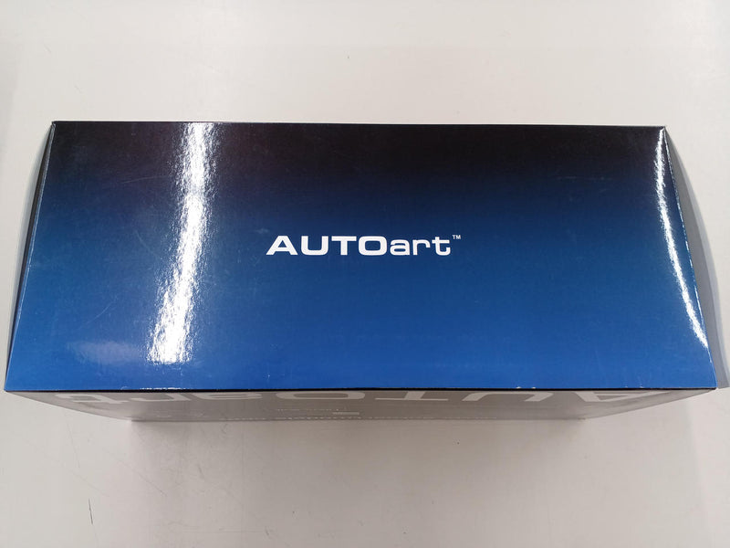 Load image into Gallery viewer, AUTOart LAMBORGHINI AVENTADOR Diecast 1/18 Scale Car– Used

