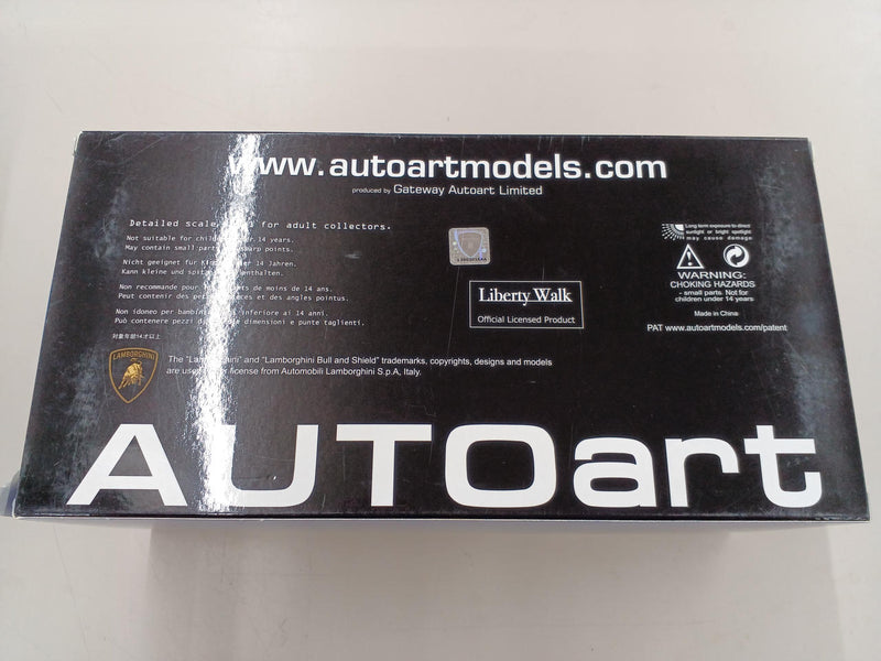 Load image into Gallery viewer, AUTOart LAMBORGHINI AVENTADOR Diecast 1/18 Scale Car– Used
