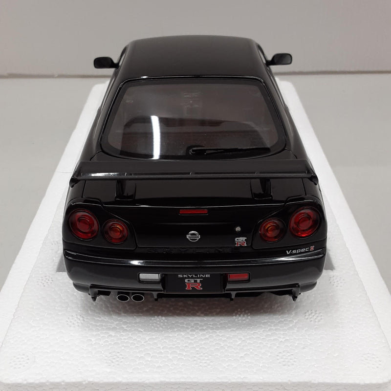 Load image into Gallery viewer, AUTOart Nissan Skyline GT-R (R34) V-SPEC 1/18 Scale Car– Used
