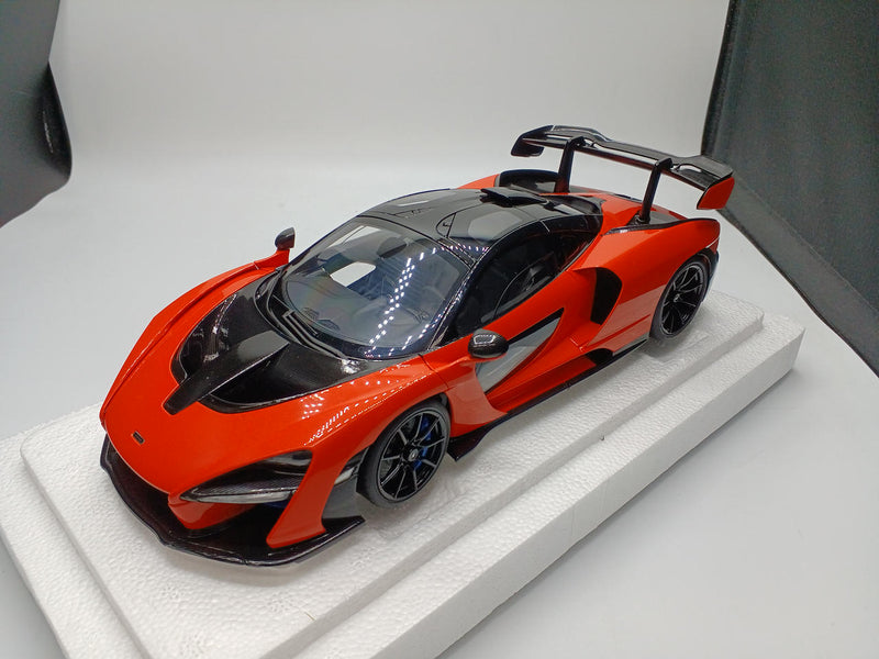 Cargue la imagen en el visor de la galería, AUTOart 76078 McLAREN SENNA 1/18 Scale Car– Used
