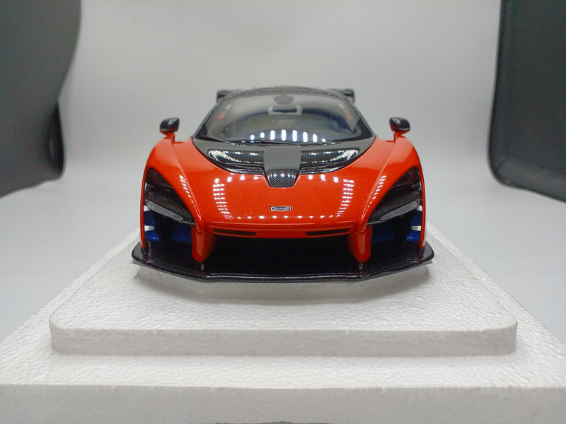 Cargue la imagen en el visor de la galería, AUTOart 76078 McLAREN SENNA 1/18 Scale Car– Used
