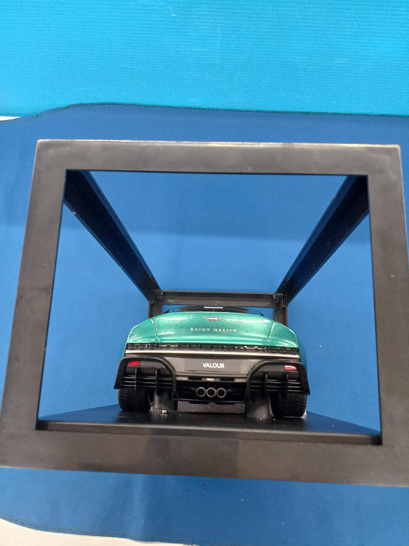 Load image into Gallery viewer, ASTON MARTIN GT SPIRIT 1/18 ASTON MARTIN VALKYRIE Diecast Car– Used
