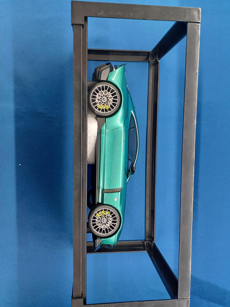 Load image into Gallery viewer, ASTON MARTIN GT SPIRIT 1/18 ASTON MARTIN VALKYRIE Diecast Car– Used
