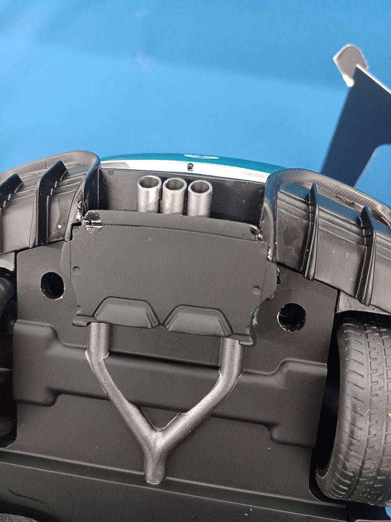 Load image into Gallery viewer, ASTON MARTIN GT SPIRIT 1/18 ASTON MARTIN VALKYRIE Diecast Car– Used
