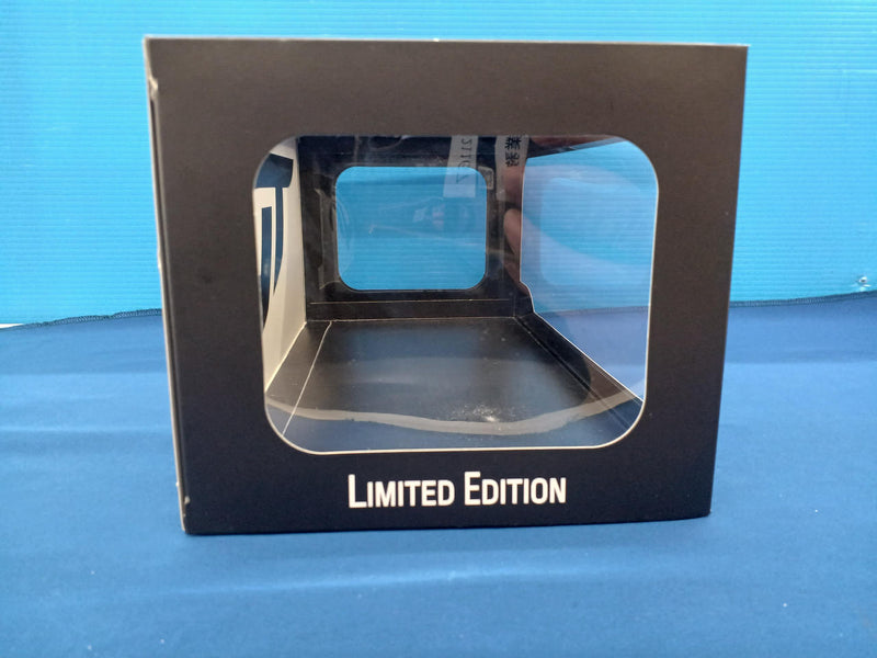 Load image into Gallery viewer, ASTON MARTIN GT SPIRIT 1/18 ASTON MARTIN VALKYRIE Diecast Car– Used
