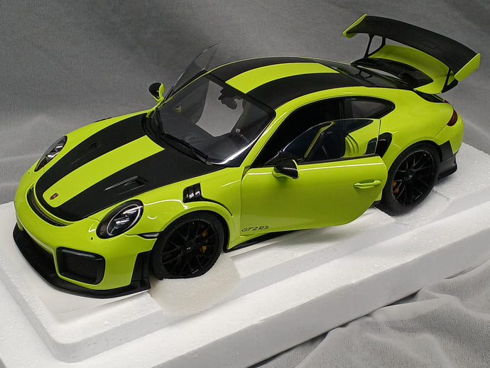 AUTOart PORSCHE 911 GT2 RS 1/18 Diecast Car– Used