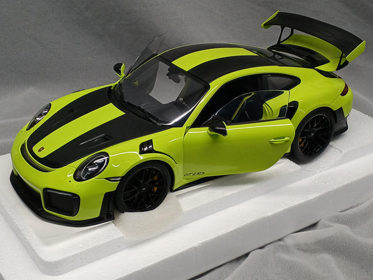 AUTOart PORSCHE 911 GT2 RS 1/18 Diecast Car– Used