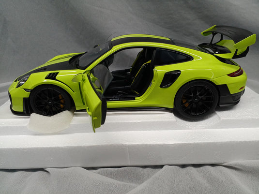 AUTOart PORSCHE 911 GT2 RS 1/18 Diecast Car– Used