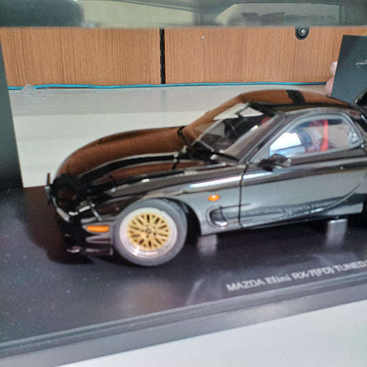 AUTOart Mazda RX-7 Tuned Version 1/18 Scale Car– Used