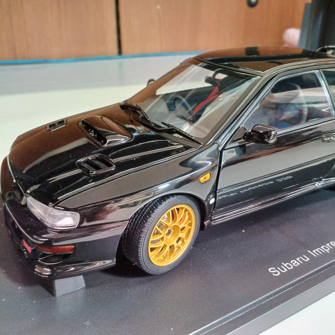 AUTOart Subaru Impreza 22B STi Version 1/18 Scale Car– Used