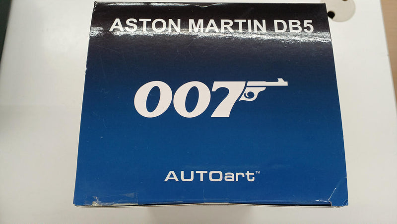 Cargue la imagen en el visor de la galería, AUTOart Aston Martin DB5 James Bond Car 1/18 Diecast Car– Used
