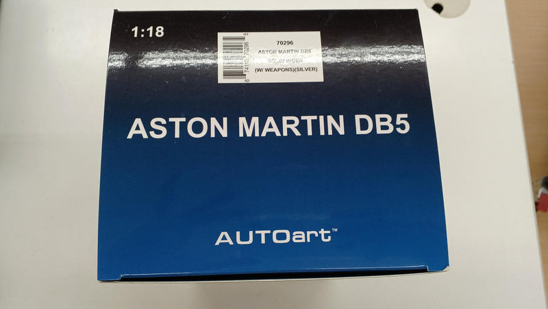 Cargue la imagen en el visor de la galería, AUTOart Aston Martin DB5 James Bond Car 1/18 Diecast Car– Used

