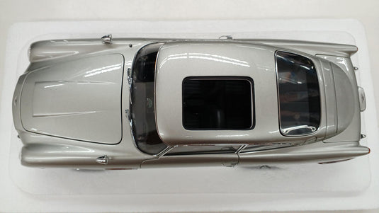 AUTOart Aston Martin DB5 James Bond Car 1/18 Diecast Car– Used