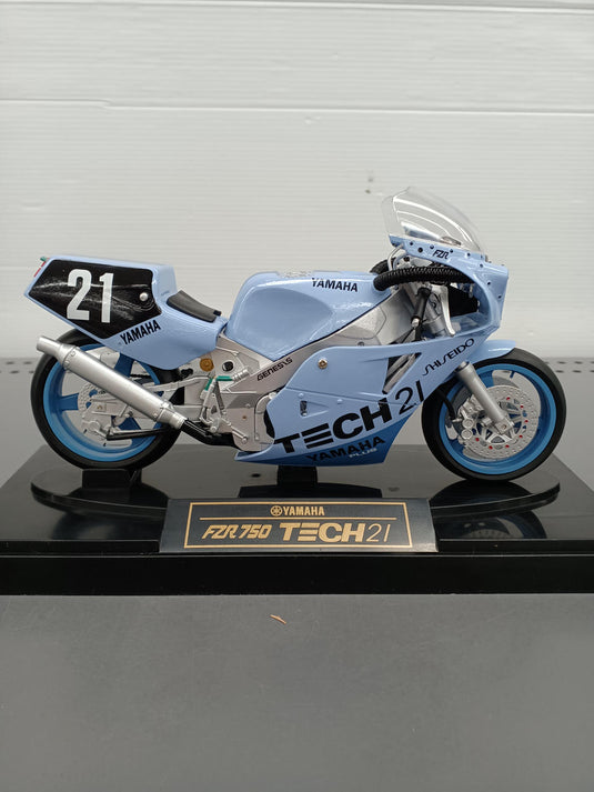 YAMAHA FZR750 TECH21 1/12 Scale Model Motorcycle– Used