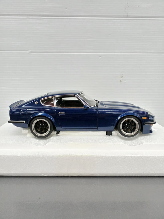 AUTOart Fairlady Z (S30) "Devil Z" 1/18 Scale Model Car– Used