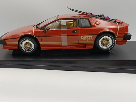AUTOart LOTUS ESPRIT TURBO JAMES BOND 1/18 Scale Model Car– Used