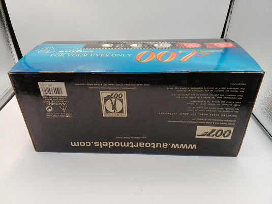 AUTOart LOTUS ESPRIT TURBO JAMES BOND 1/18 Scale Model Car– Used
