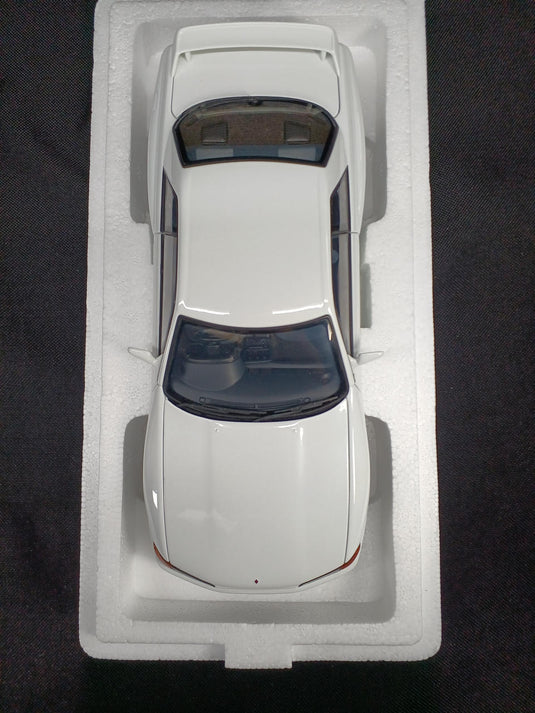 AUTOART 1/18 NISSAN SKYLINE GT-R (R32) V-SPEC II Scale Model Car– Used