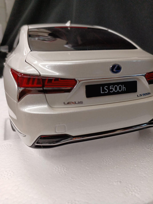 AUTOart 78866 Lexus LS500h 1/18 Scale Model Car– Used